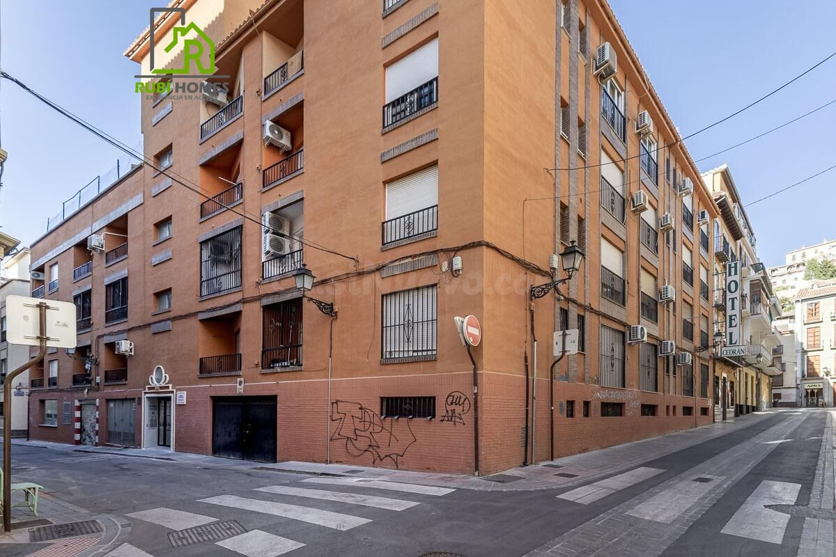PISO JUNTO A GRAN VÍA