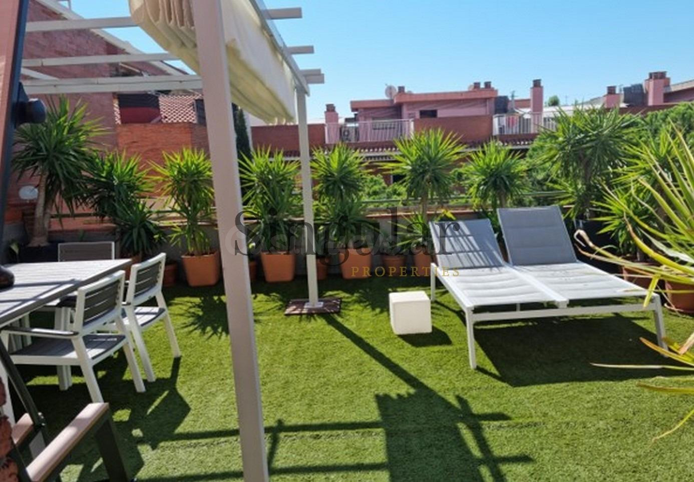 Exclusivo ático de alquiler temporal con terrazas en finca modernista en Sarrià-Pedralbes