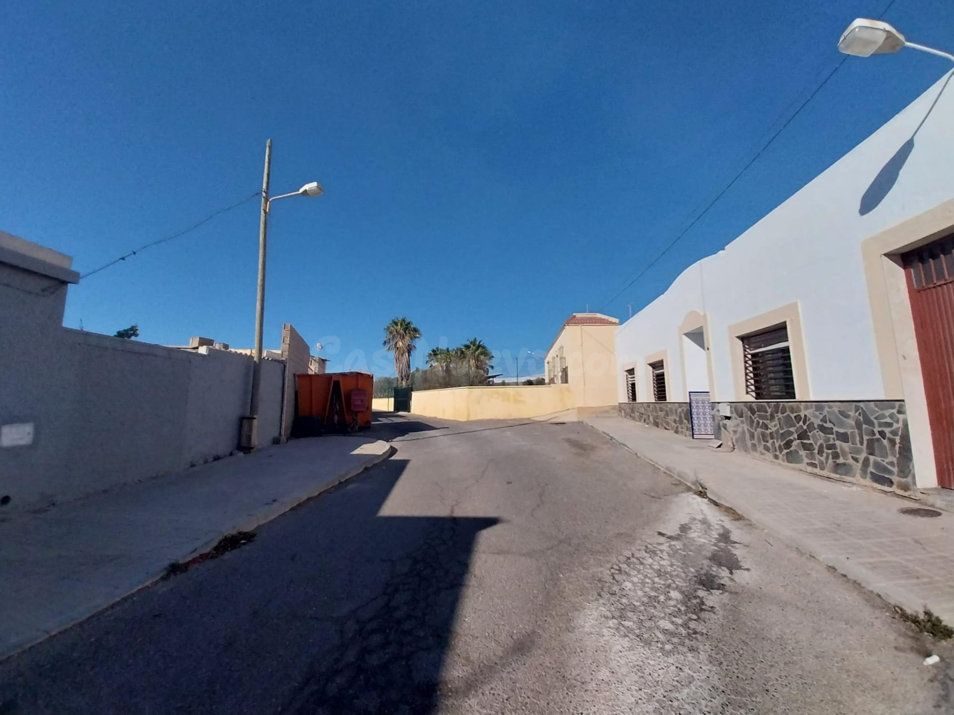 Casa de planta baja junto al colegio en Matagorda