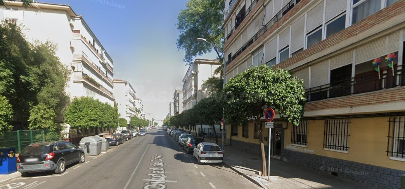 Atico en Sevilla Ciudad de Chiva: Oportunidad Inversión