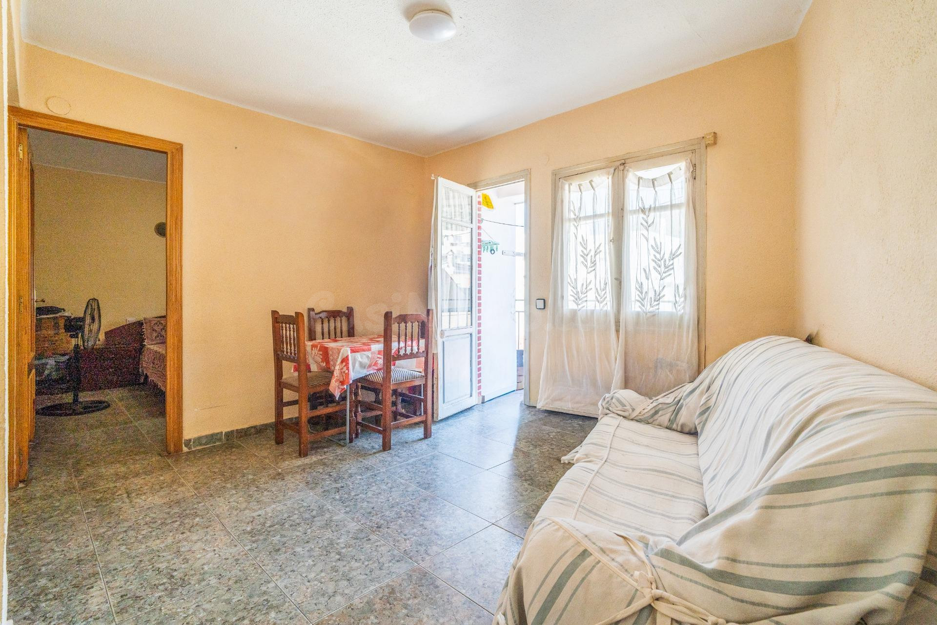OPORTUNIDAD DE INVERSIÓN EN MONTSERRAT – VIVIENDA CON INQUILINOS