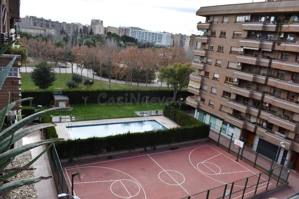 Alquiler piso 3 dormitorios, terraza, garaje y trastero en Av. Pablo Gargallo.