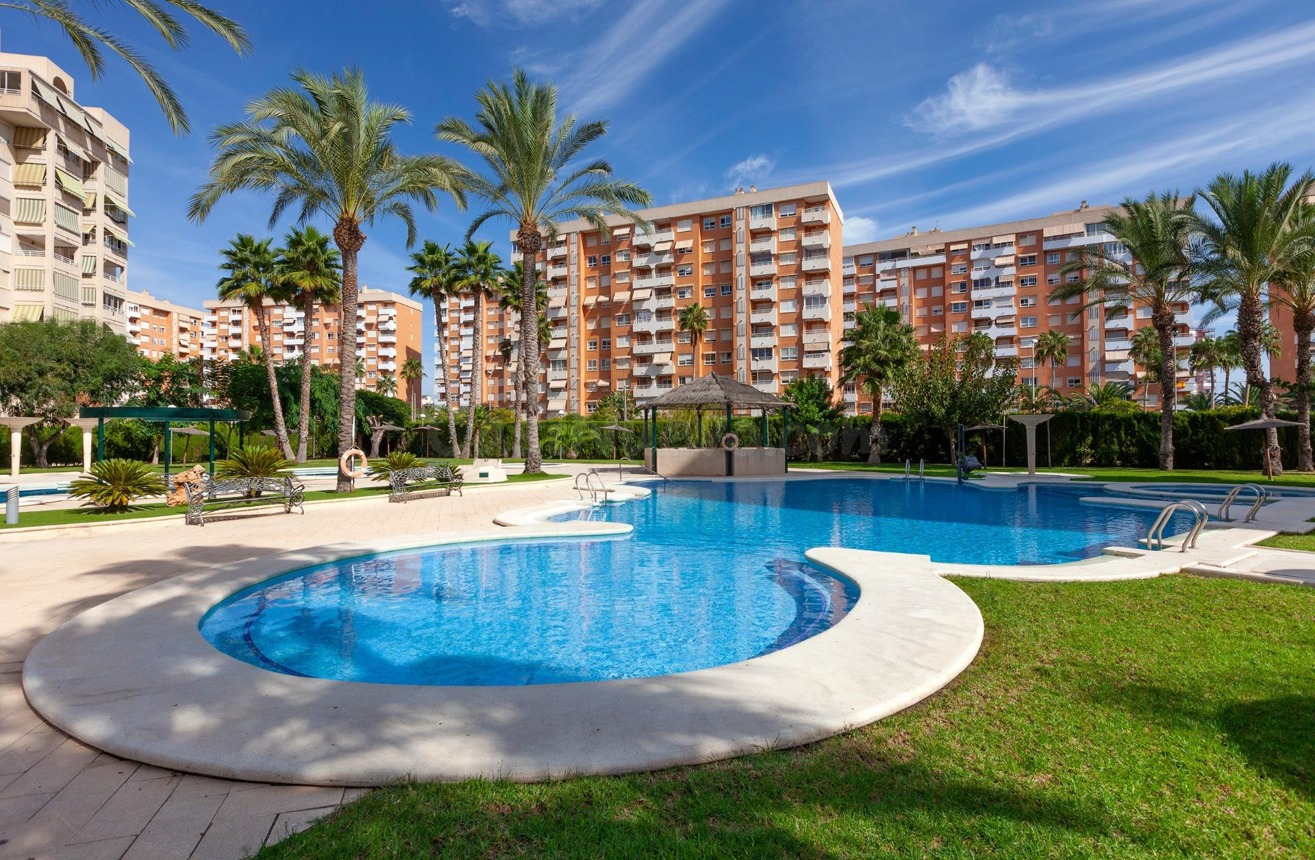 Vive junto al mar en playa de San Juan