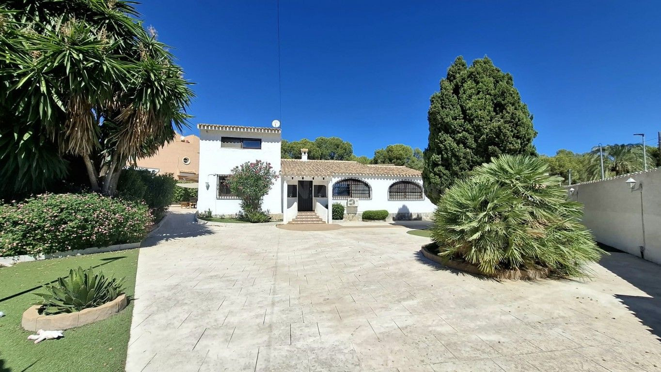 Villa 3 habitaciones 265m² en venta - Alfaz del PI Pueblo-Urbanizaciones