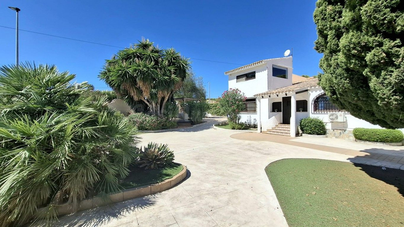 Villa 3 habitaciones 265m² en venta - Alfaz del PI Pueblo-Urbanizaciones - foto 4