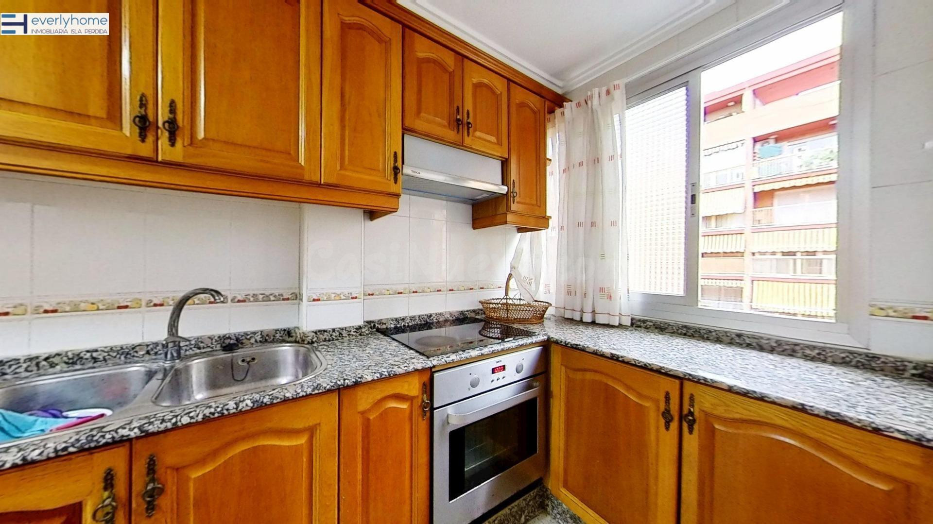 Piso totalmente exterior de 4 habitaciones con ascensor en  Ayora – Blasco Ibáñez