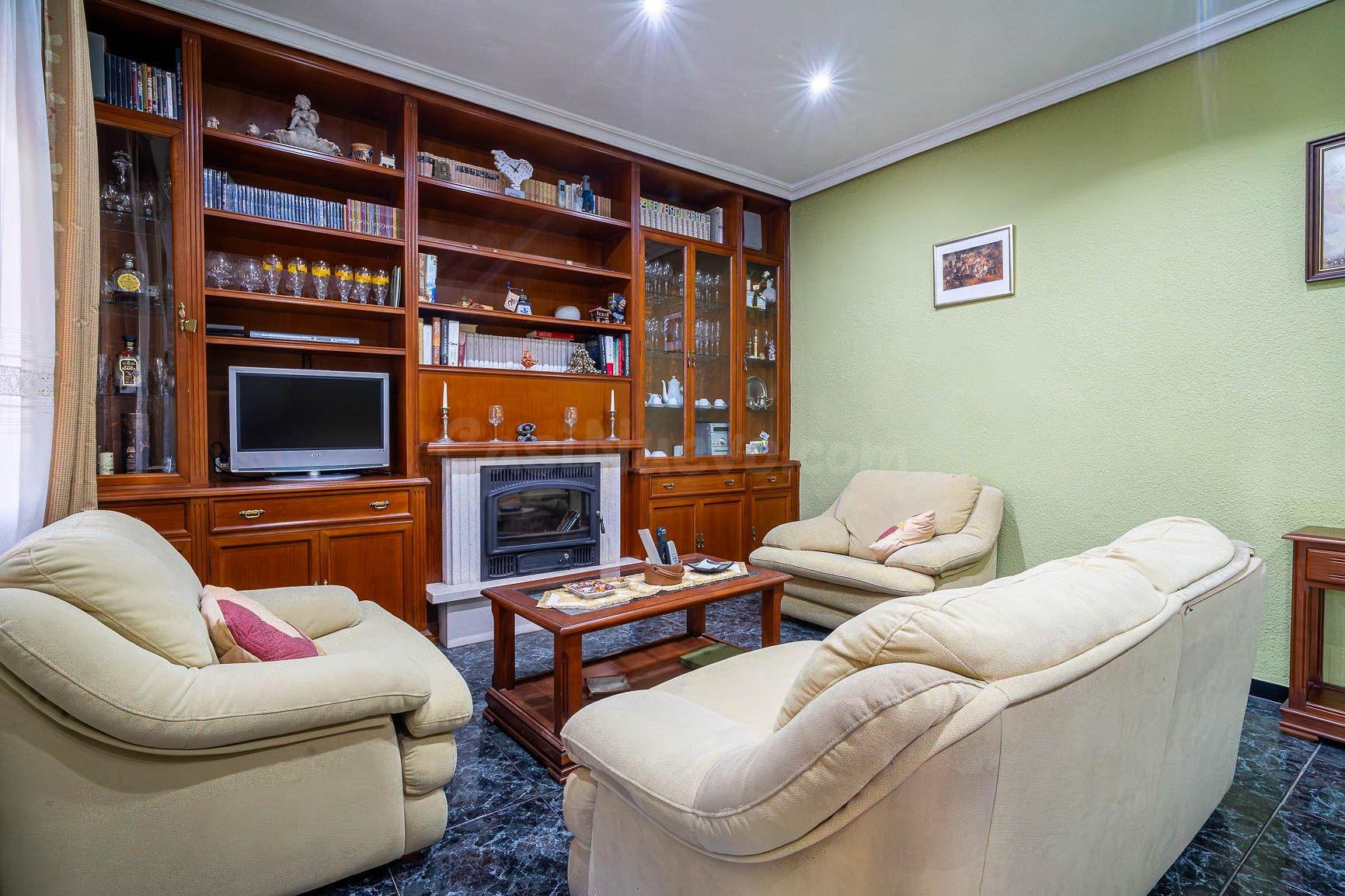 Chalet independiente con piscina privada, amplio jardín y 6  - foto 4