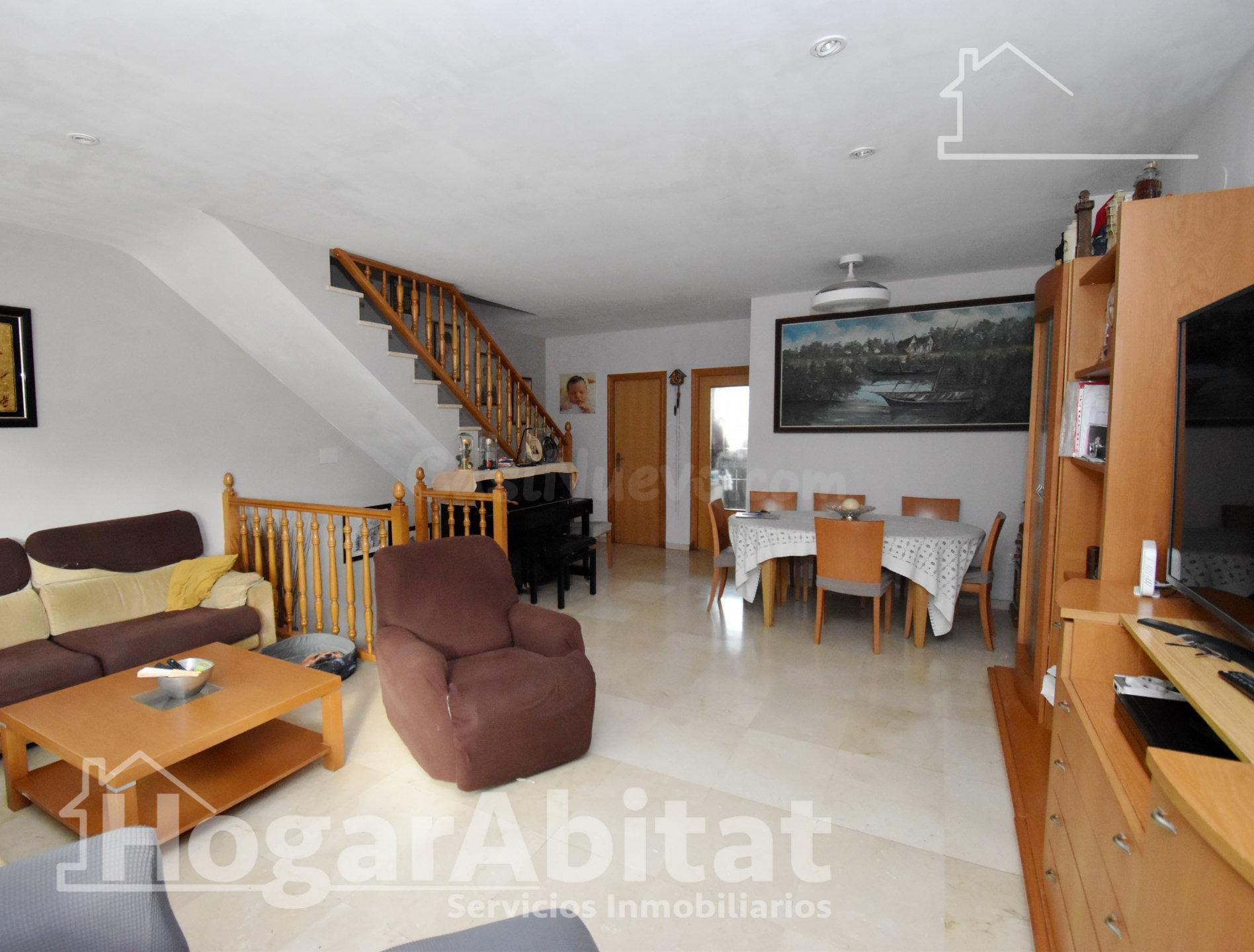 Espacio, luz y tranquilidad familiar en este amplio adosado  - foto 2