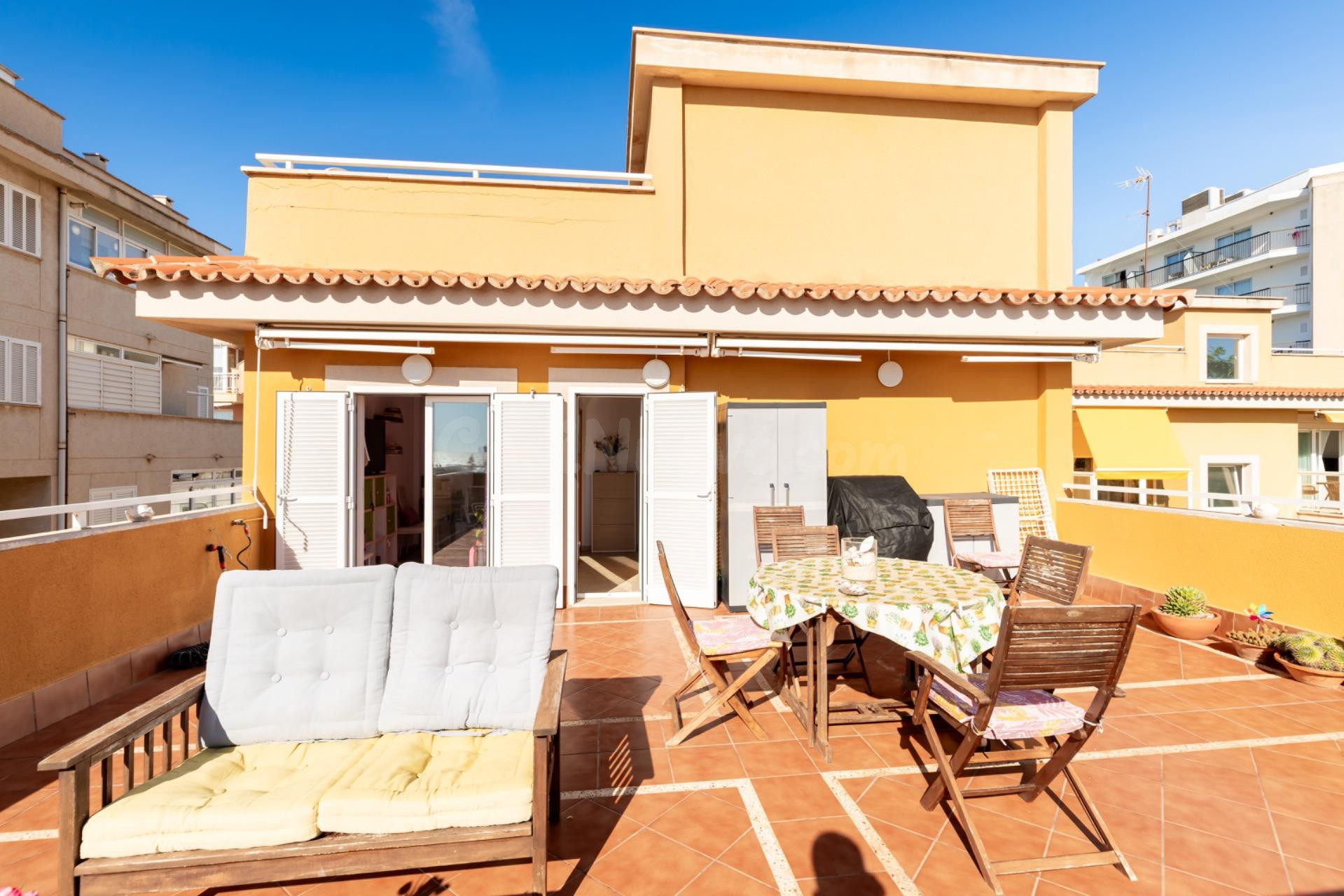 Ático con balcón, terraza y vistas al mar en Cala Estancia,  - foto 4