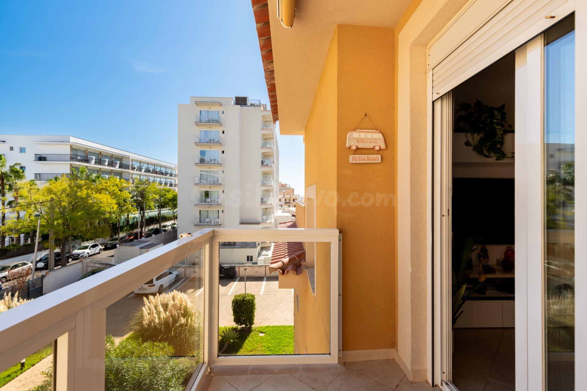 Ático con balcón, terraza y vistas al mar en Cala Estancia,  - foto 5