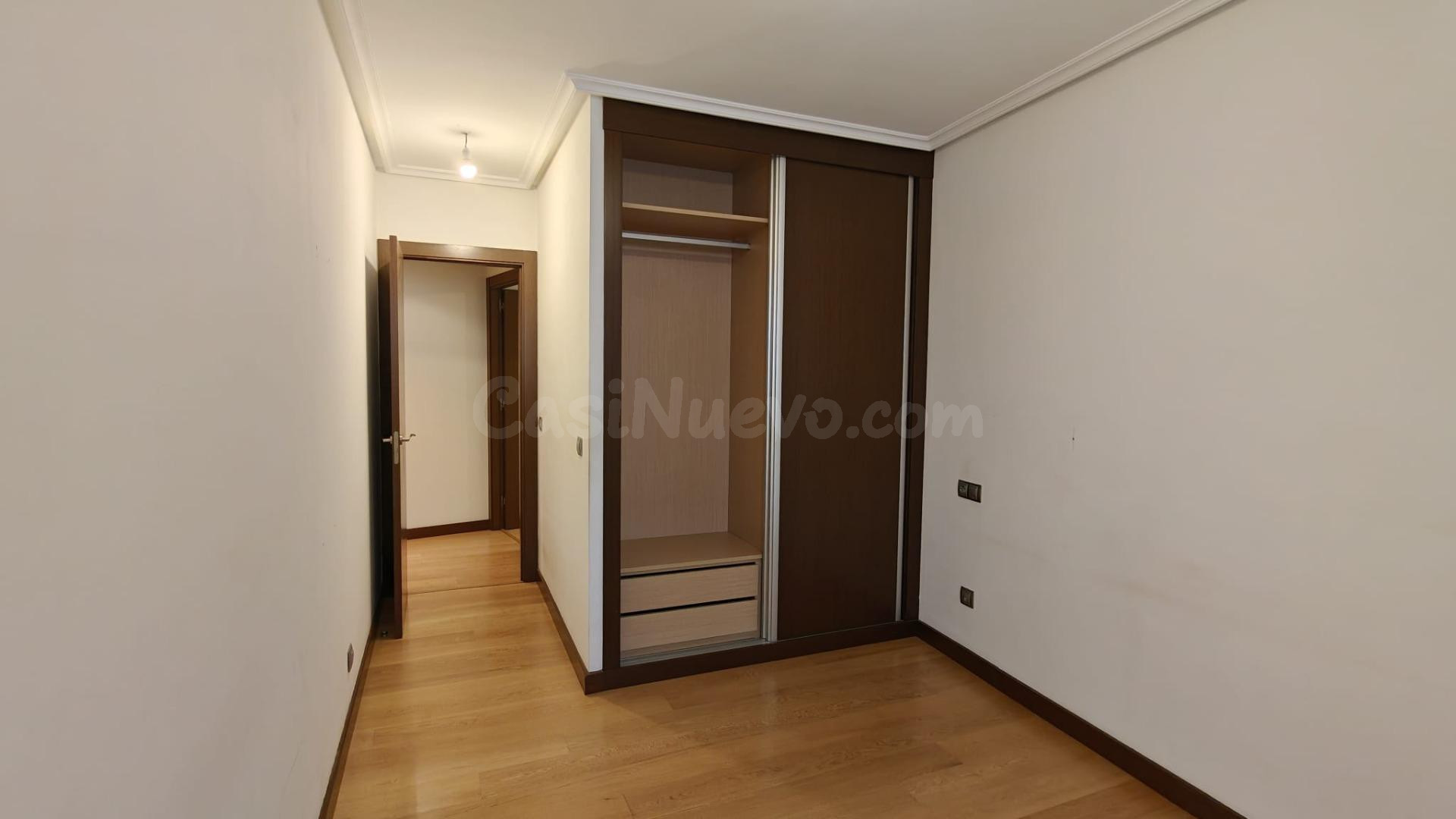 PISO EN ALQUILER EN OVIEDO – 3 habitaciones, GARAJE Y ASCENS - foto 5