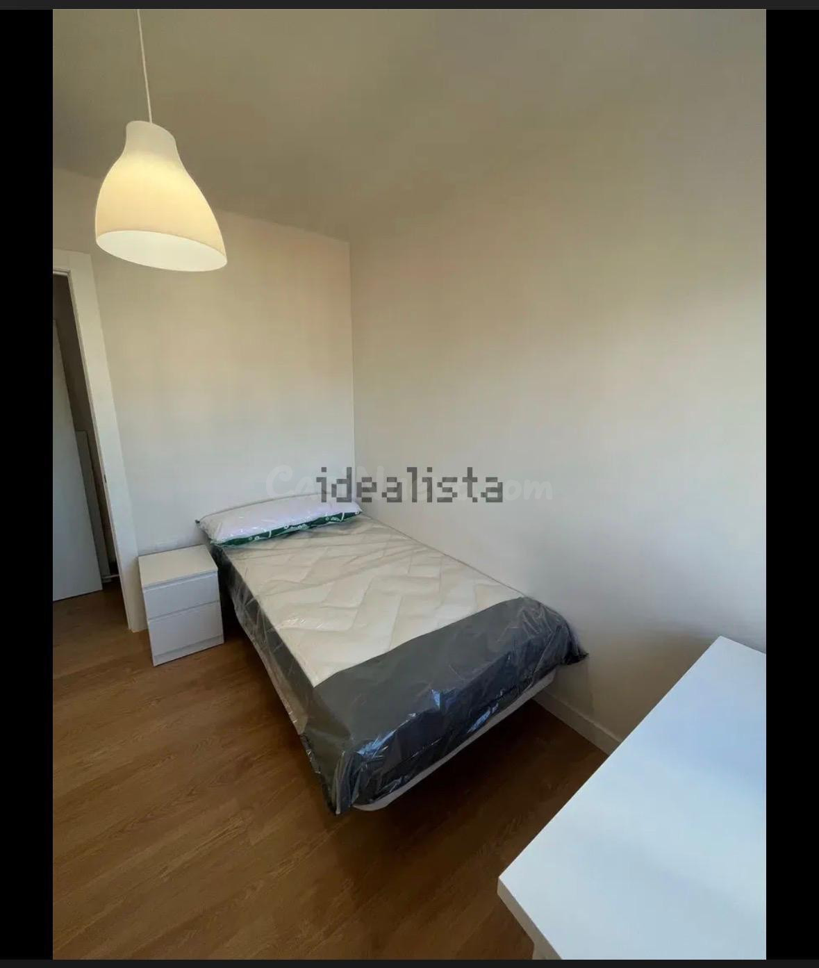 •¡HABITACIÓN DISPONIBLE EN MÁLAGA - ENTRADA INMEDIATA. '* 420€  • Calle