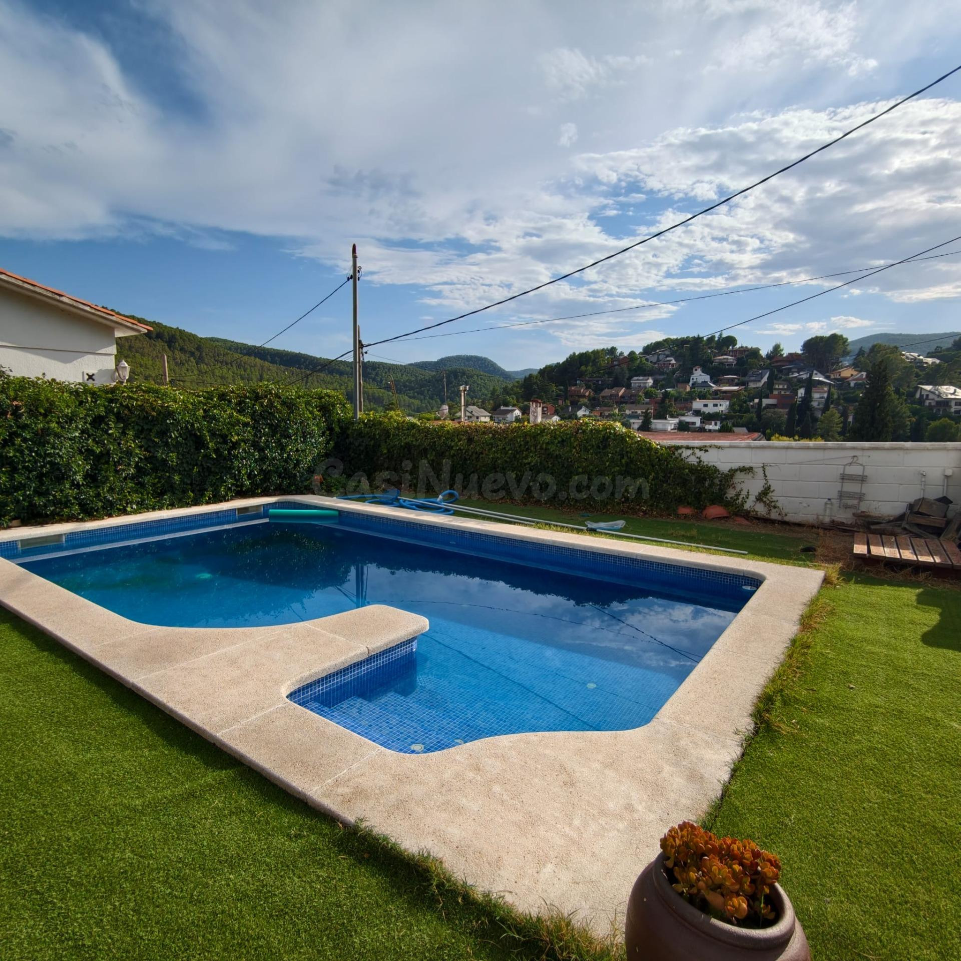 SE VENDE CASA INDEPENDIENTE CON PISCINA CON VISTAS EN CORBER - foto 5