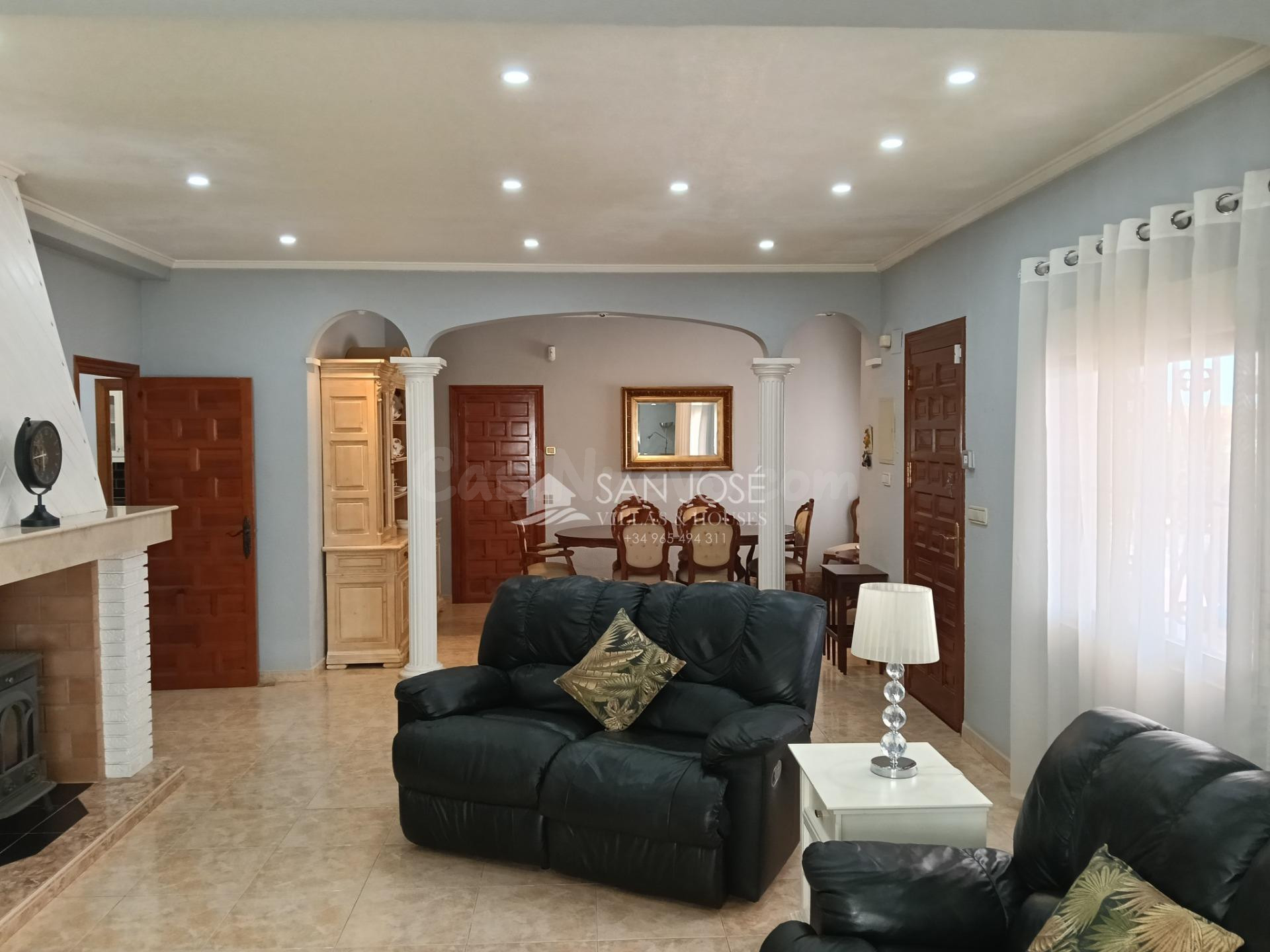 SE VENDE CHALET CON PISCINA EN BUEN ESTADO EN ASPE - foto 3