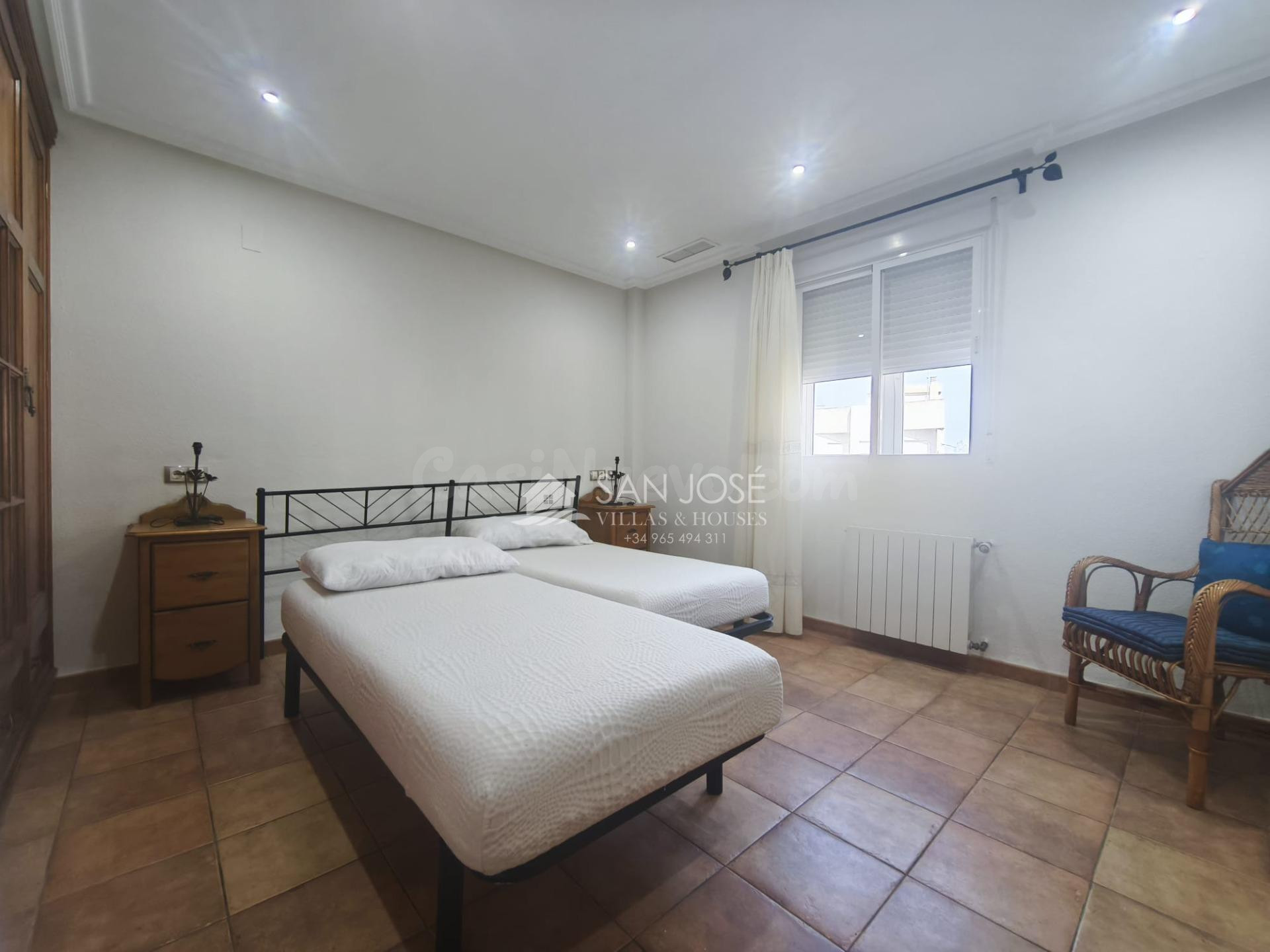 SE ALQUILA BUNGALOW AMUEBLADO EN BUEN ESTADO EN ASPE - foto 5