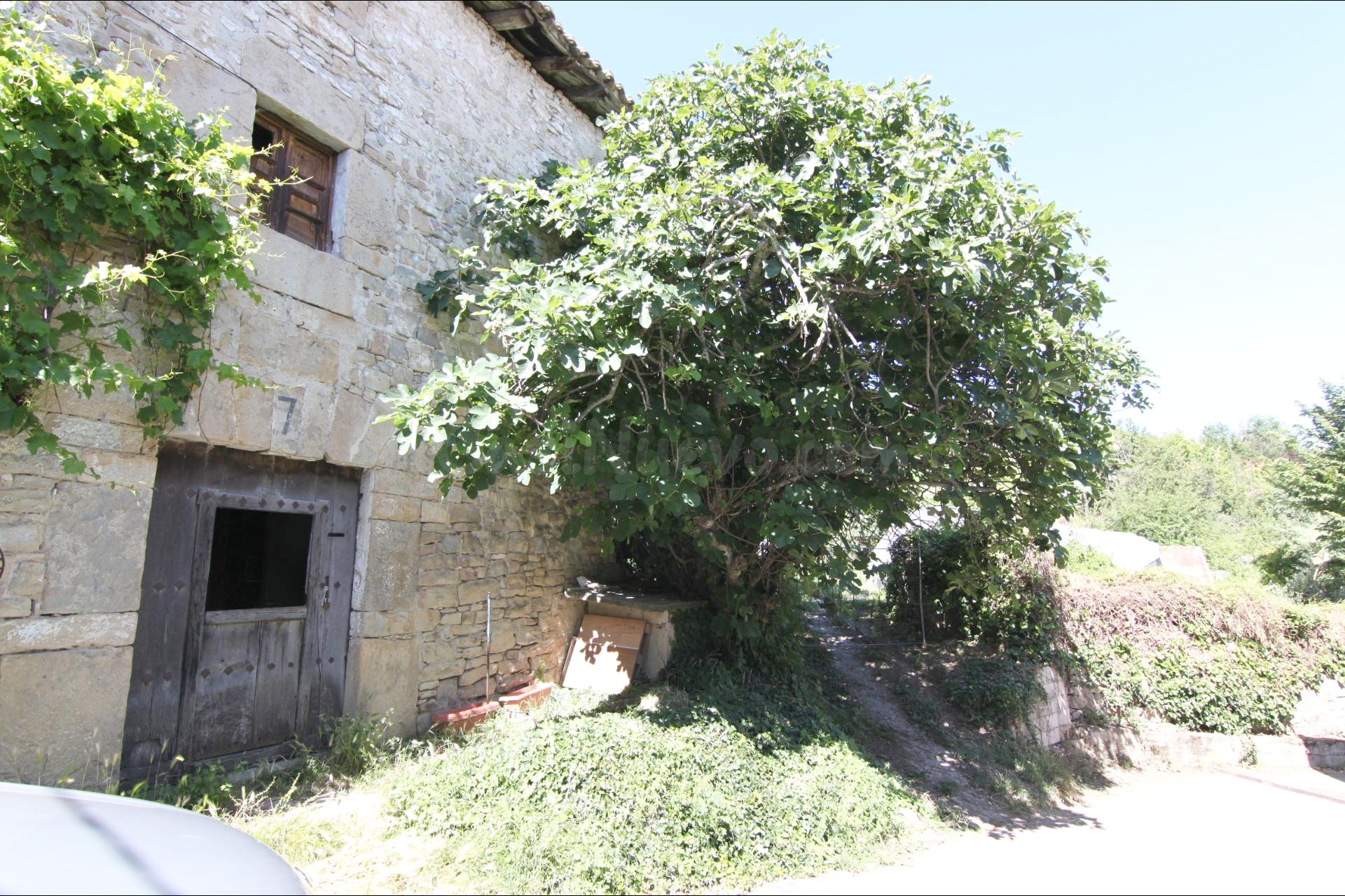 Ekiser vende casa con terreno en Ansoain pueblo - foto 2