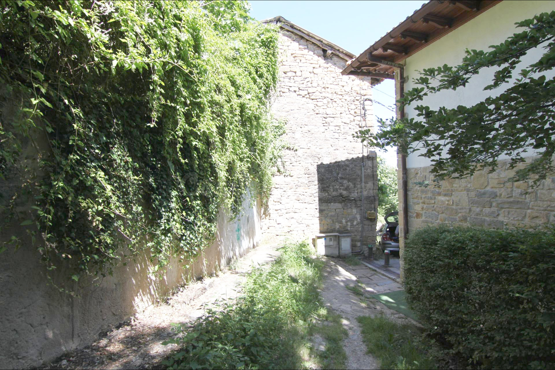 Ekiser vende casa con terreno en Ansoain pueblo - foto 3