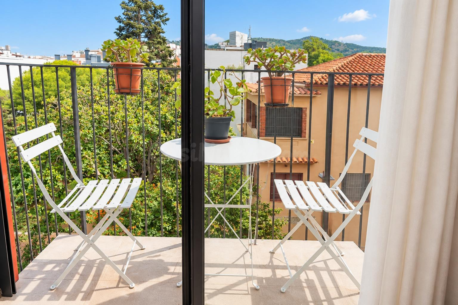 VIVIENDA OBRA NUEVA ACABADA JUNTO PLAZA DE LA VILA