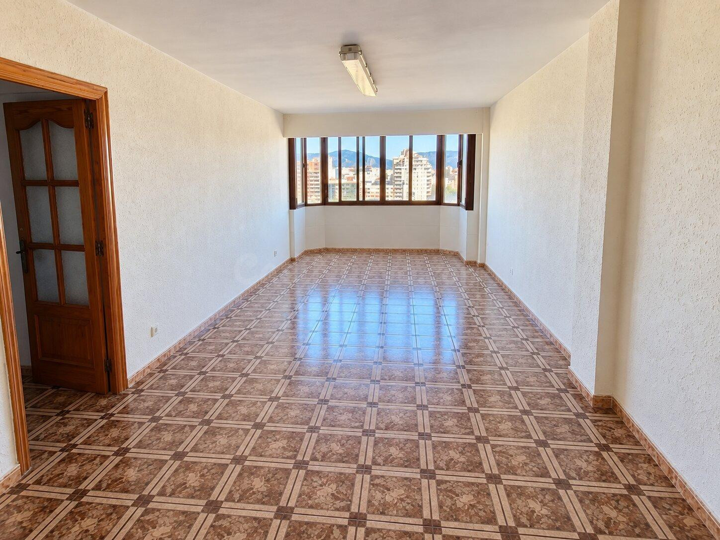 Se vende piso de 4 dormitorios con vista despejadas Cerca de