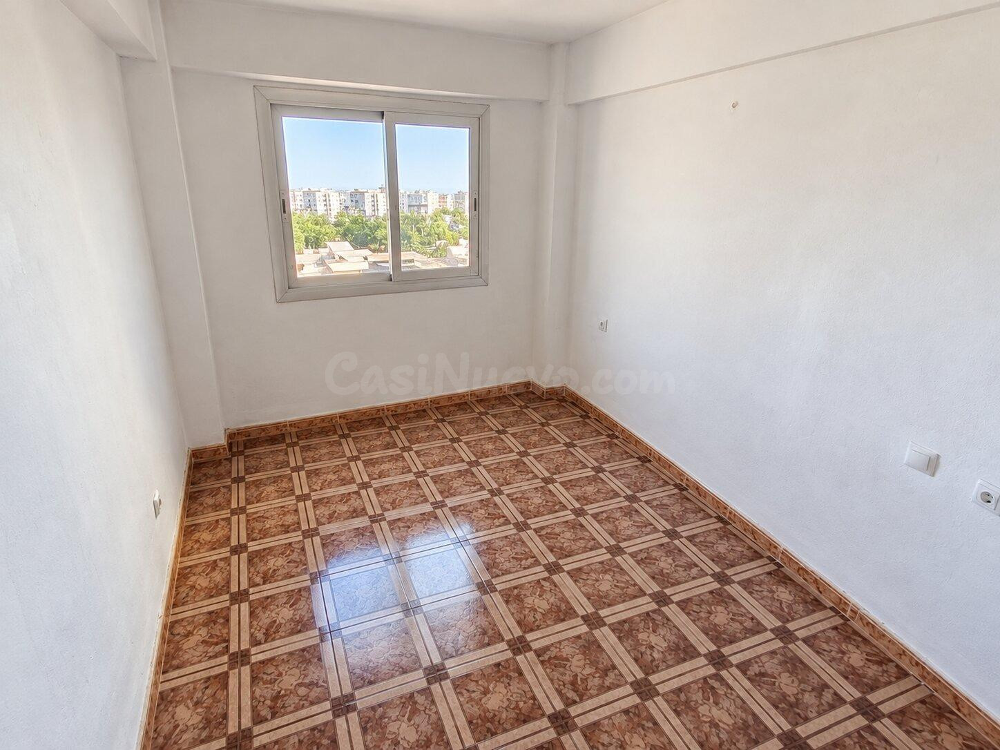 Se vende piso de 4 dormitorios con vista despejadas Cerca de - foto 4