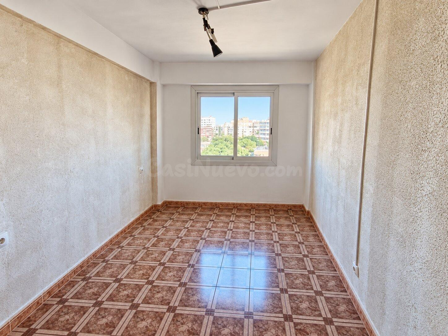 Se vende piso de 4 dormitorios con vista despejadas Cerca de - foto 5