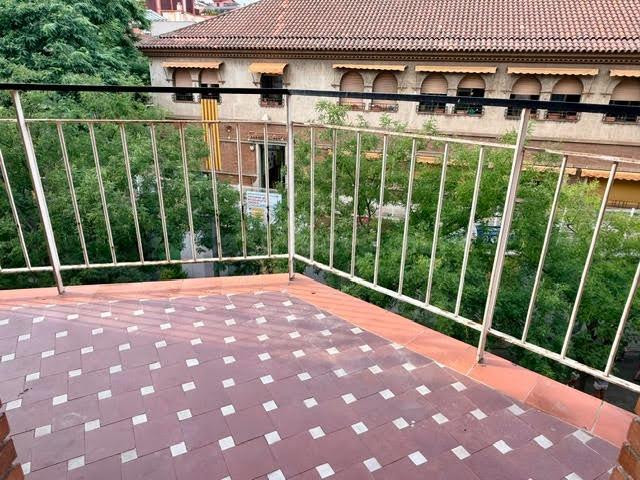 Luminoso piso totalmente exterior de 3 habitaciones con ascensor