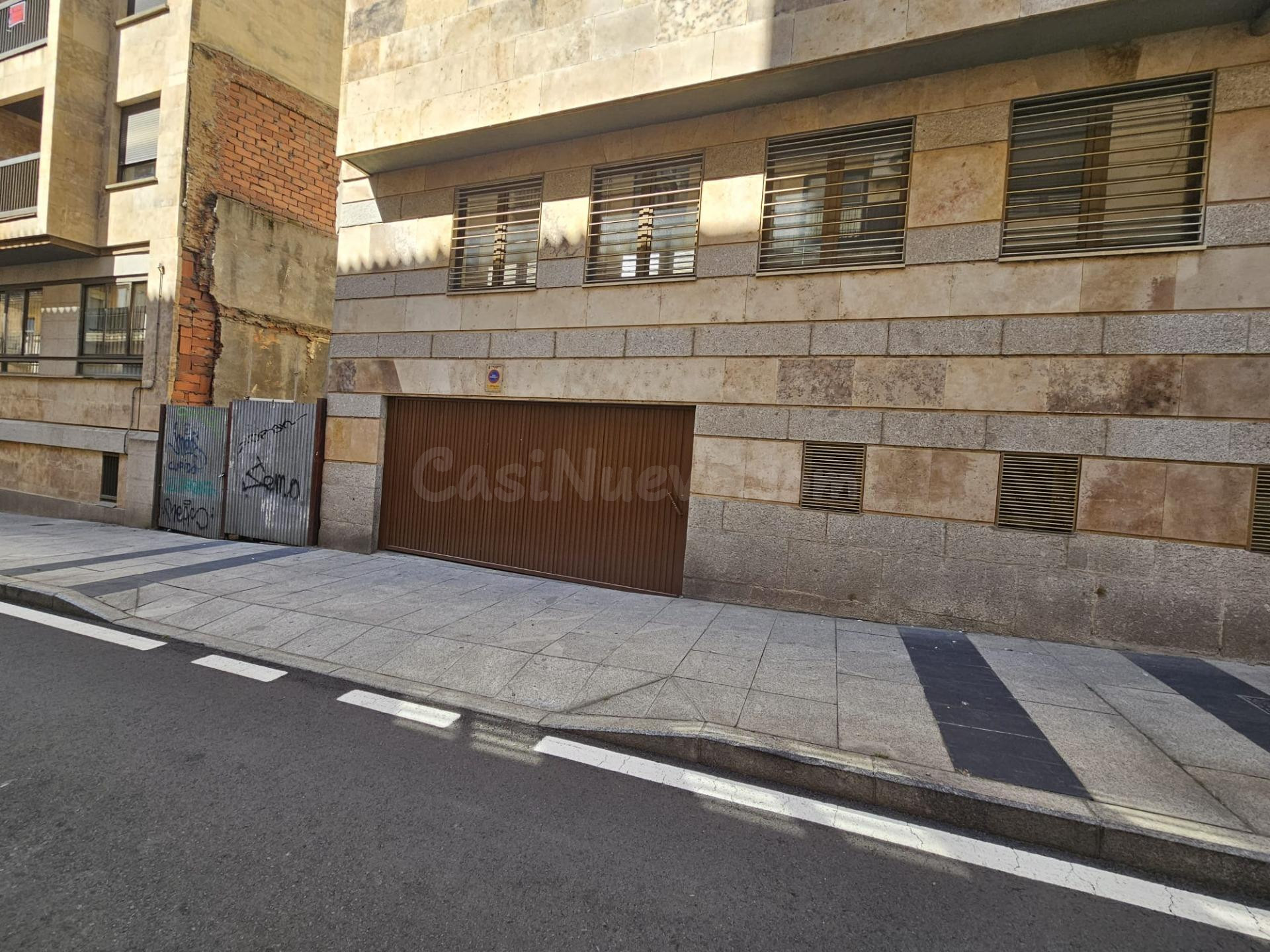 OFICINA EN VENTA EN EL CENTRO DE LA CIUDAD EXTERIOR, CON 4 V