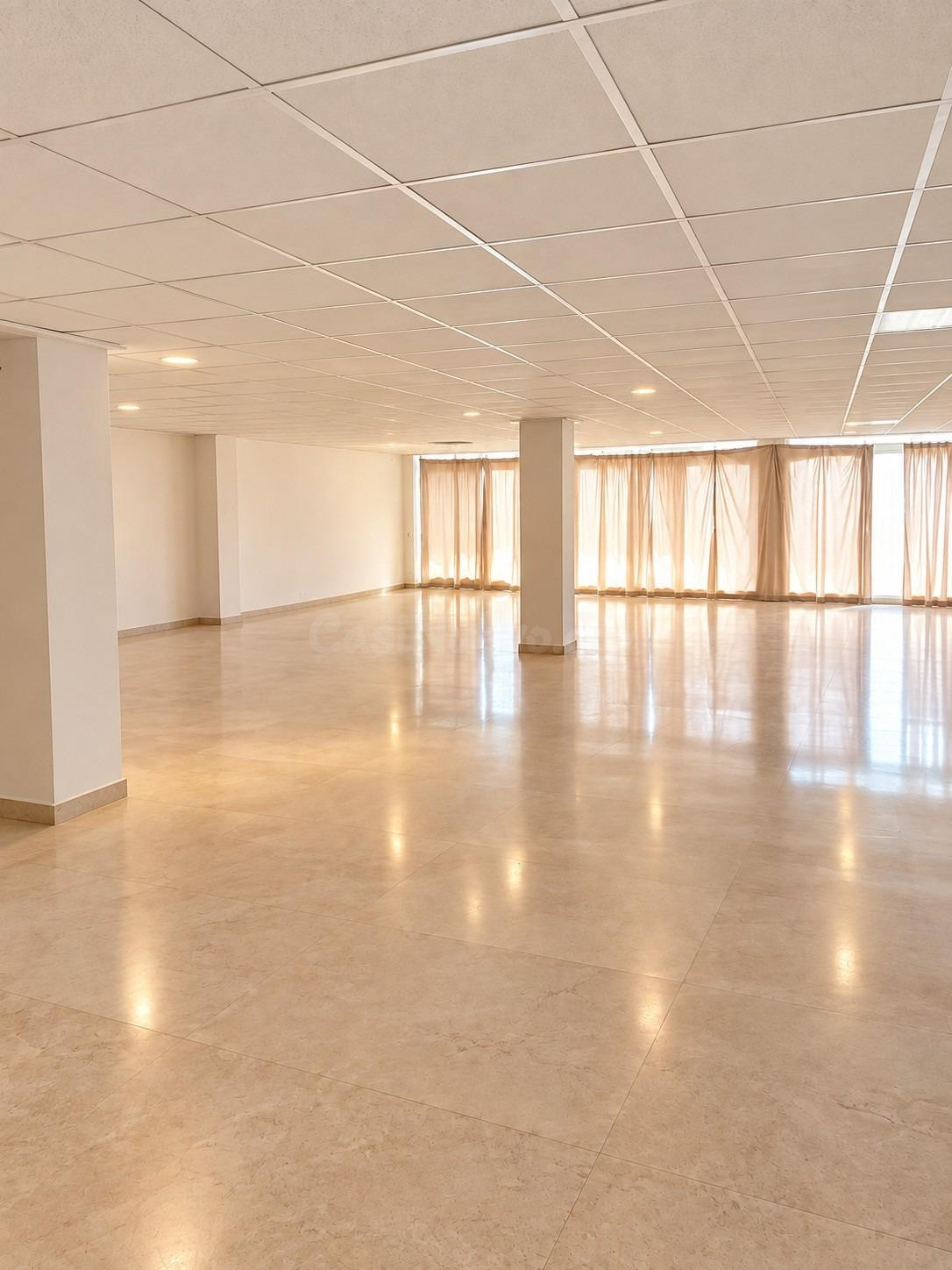 Local de 461 m2 con posibilidad de desarrollar 4 VPL en Manacor