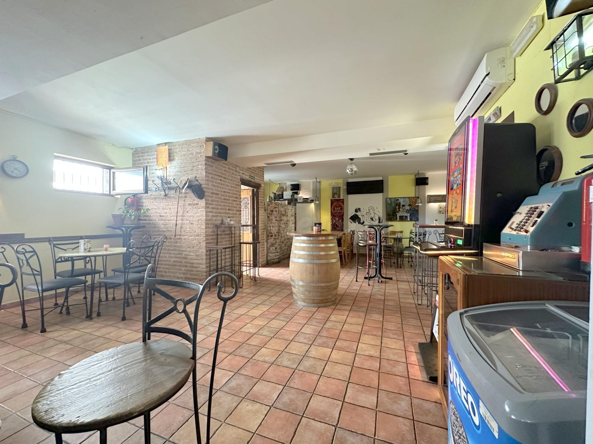 Bar reformado, con licencia de pub, San Pedro del Arroyo - foto 5