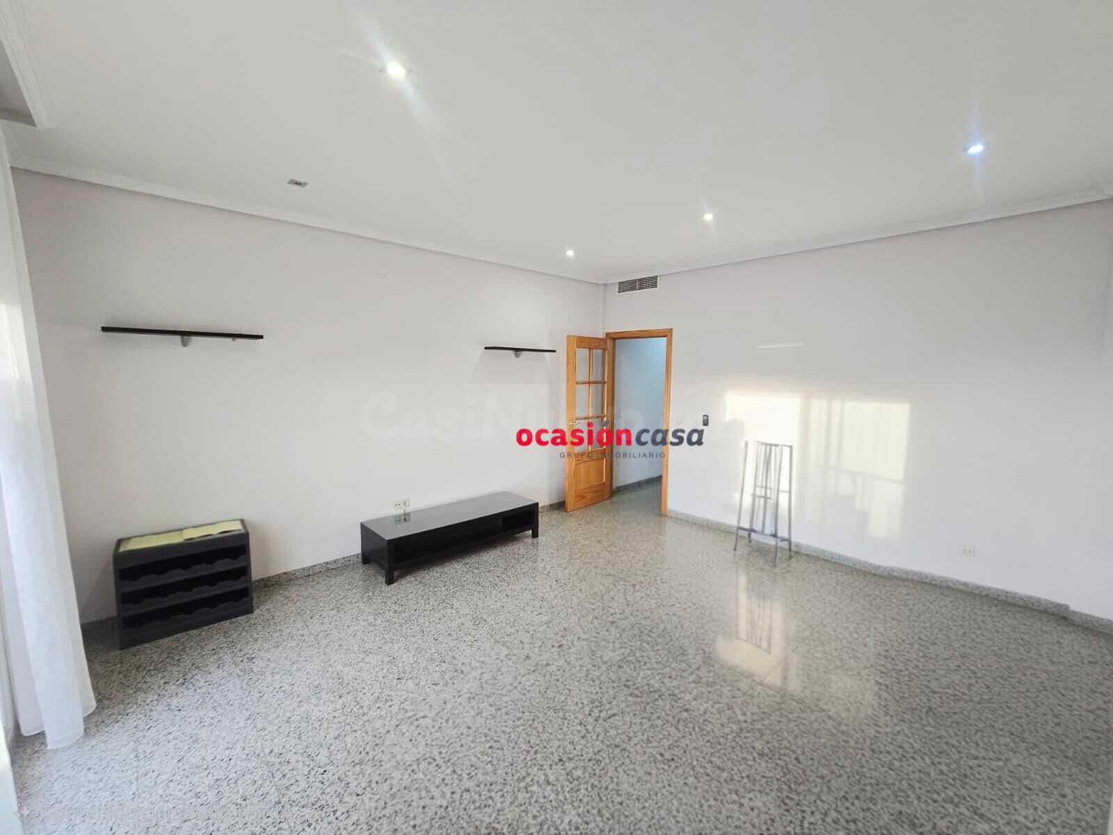 APARTAMENTO EN VENTA EN LA URBANIZACIÓN LA SALCHI - foto 2