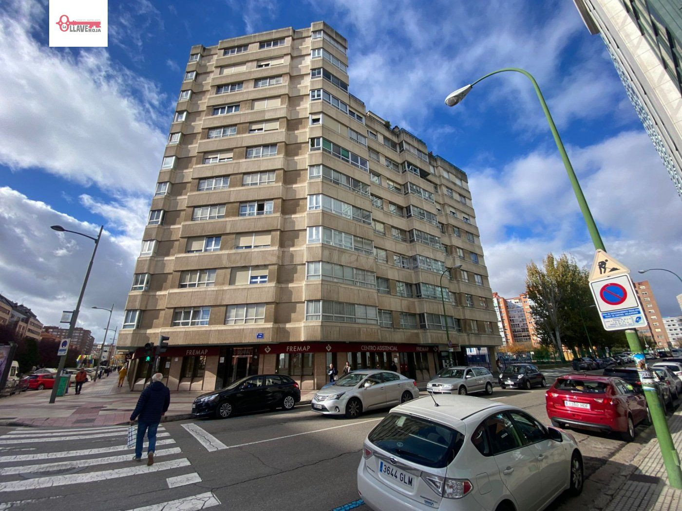 ALQUILER ZONA AVENIDA DE LA PAZ CON GARAJE