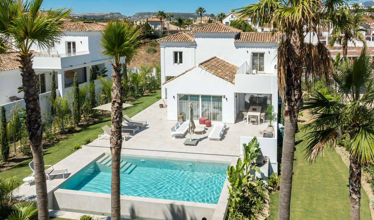 Chalet 4 habitaciones 350m² en venta - Costa Del Sol