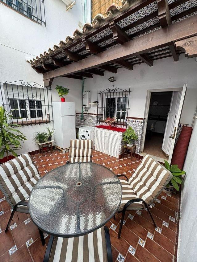 Gran adosado de 180 m2 en Avenida de la Libertad