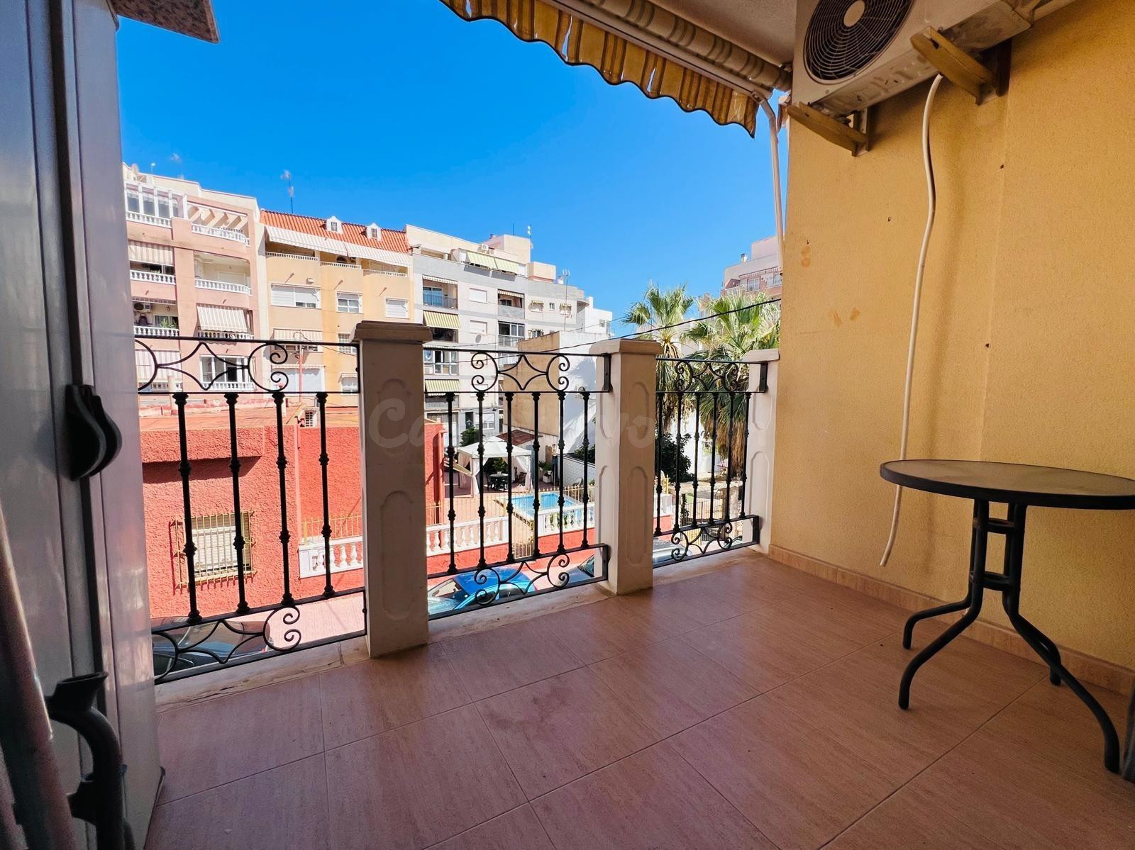 ️ Amplio piso de 3 dormitorios con terraza en pleno centro de Torrevieja