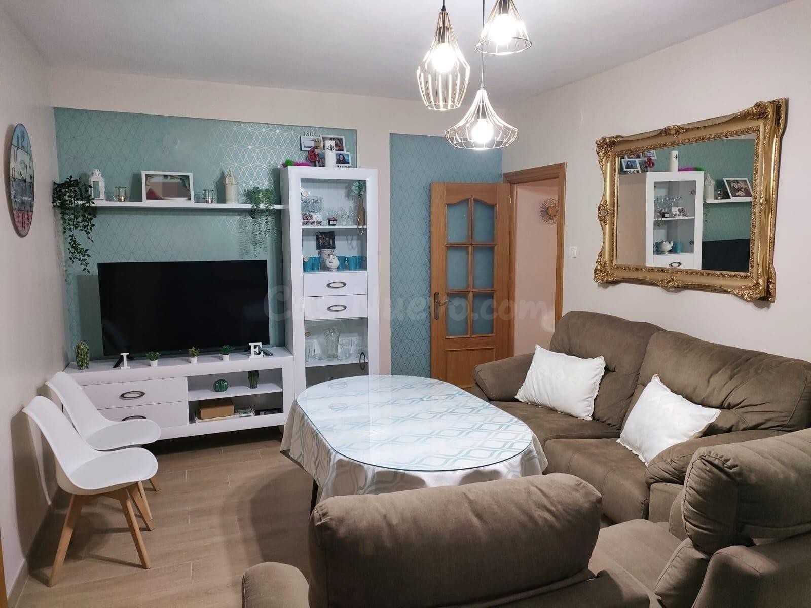OPORTUNIDAD EN VENTA DE PISO REFORMADO DE 3 DORMITORIOS EN CAMPO VERDE