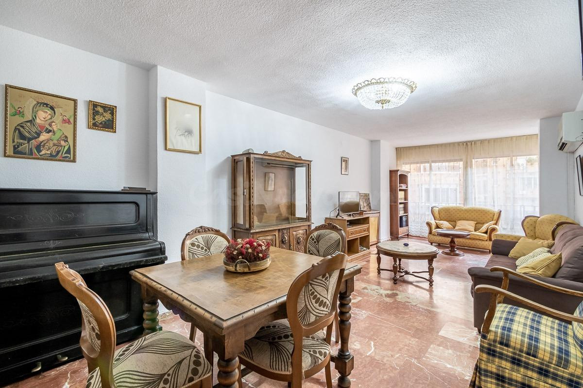 MAGNIFICA VIVIENDA EN LAS FLORES - CAMINO DE RONDA