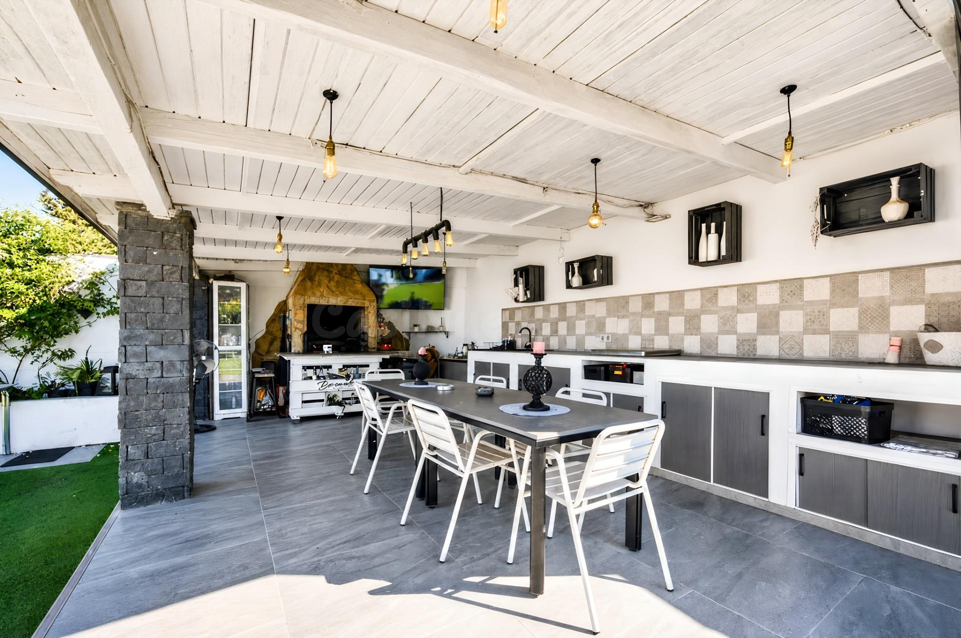 Chalet ideal para vivir todo el año, en la entrada de Chiclana.