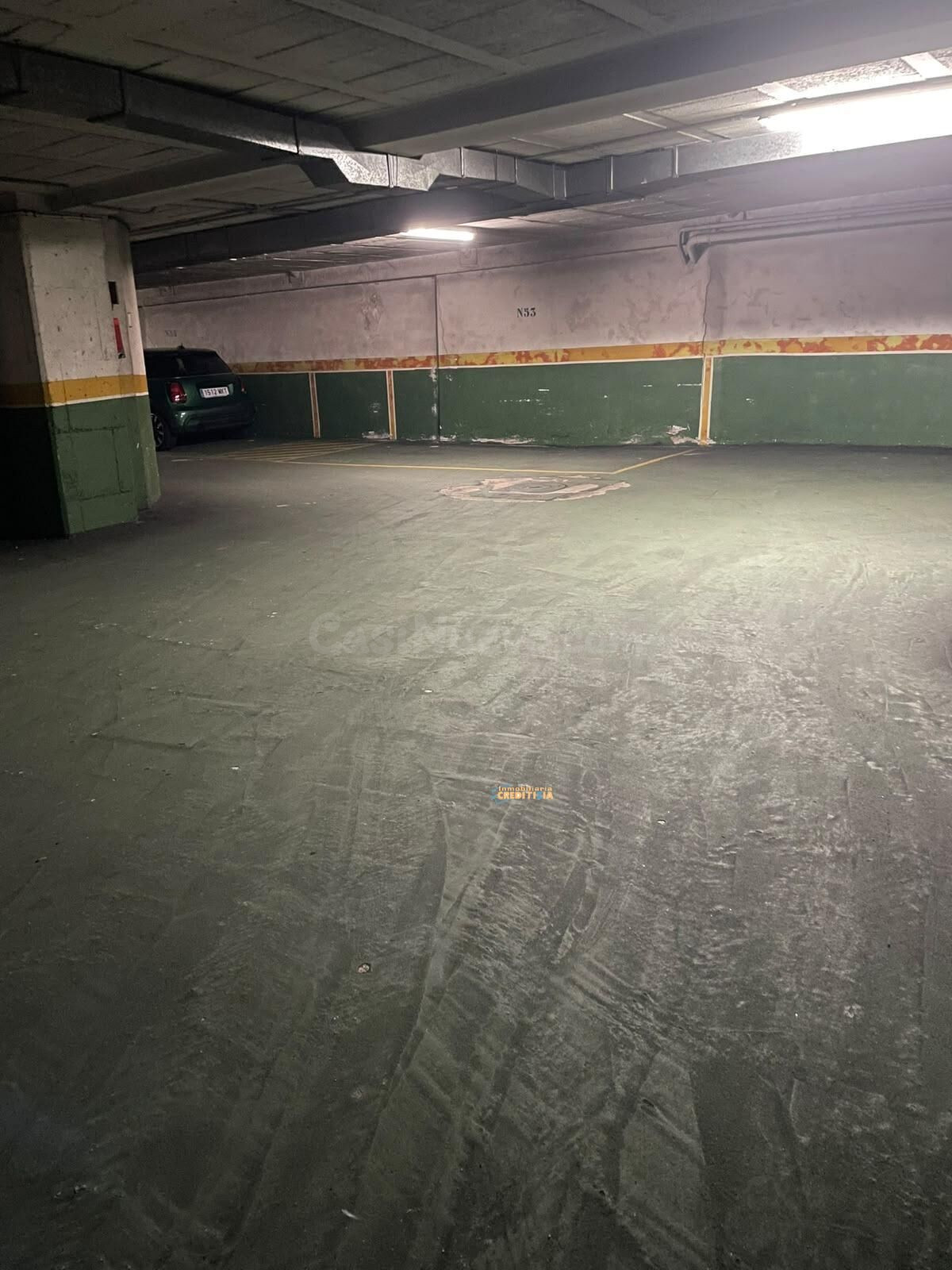 Garaje amplio en Castrelos Vigo para venta o alquiler