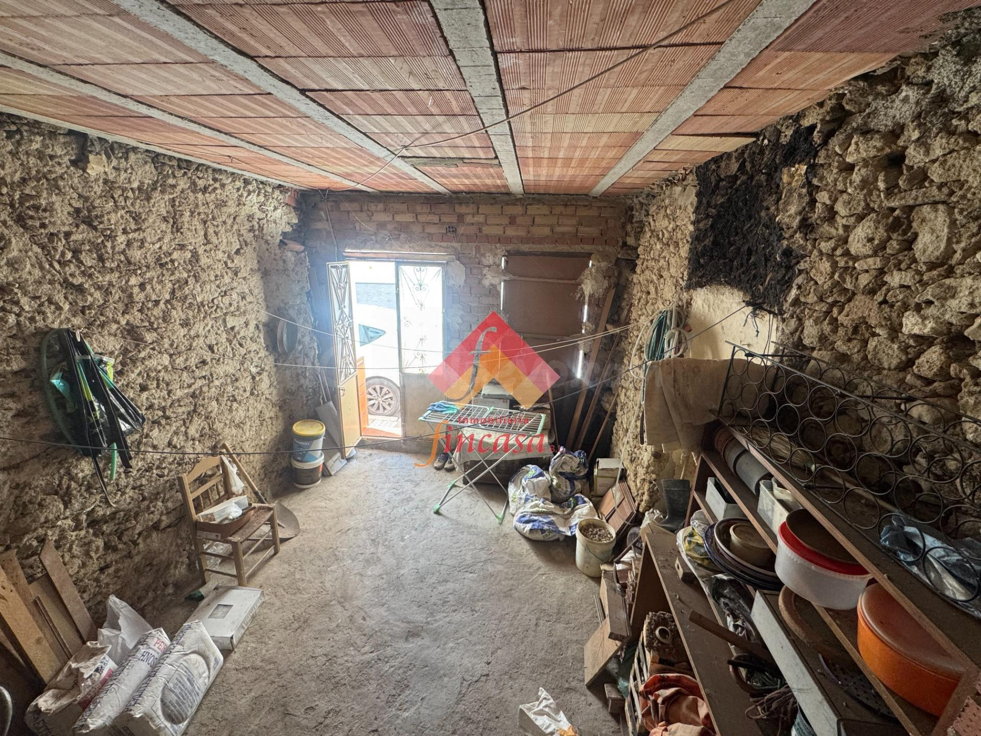 CASA PARA REFORMAR EN ARRIATE