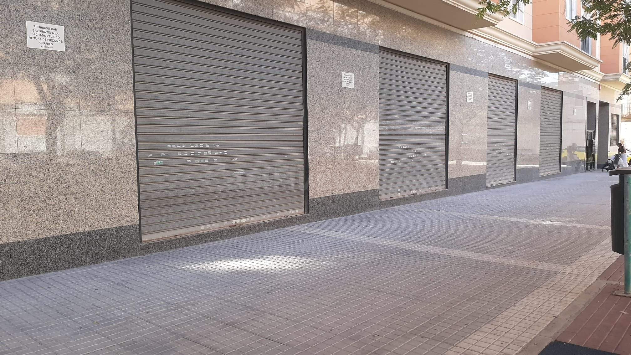 LOCAL para poner tu NEGOCIO o con posibilidad de CAMBIO DE USO.