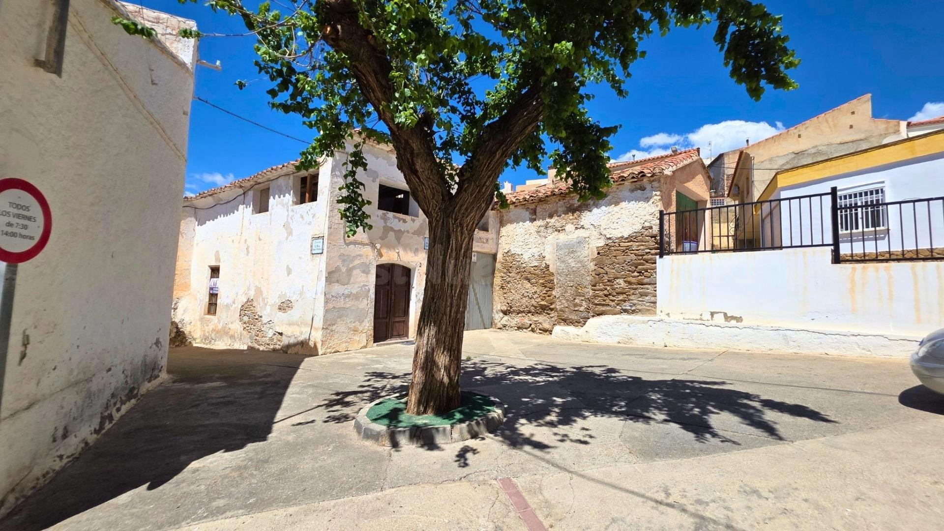 ¿Buscas espacio sin límites? 400 m2 de puro potencial en el  - foto 5