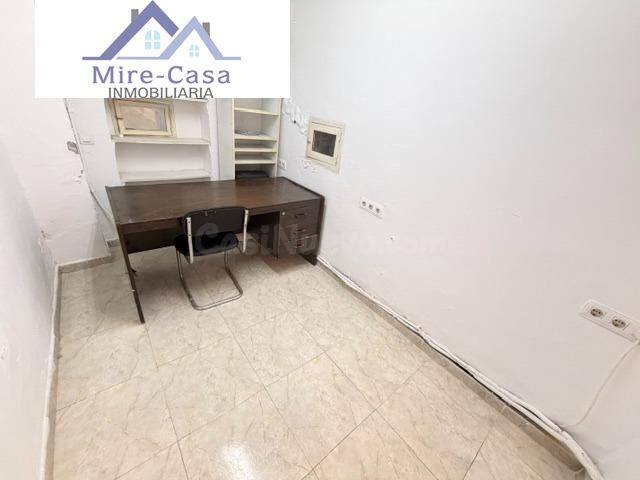SE ALQUILA LOCAL COMERCIAL, NEGOCIO ANTERIOR TIENDA BISUTERÍ - foto 3