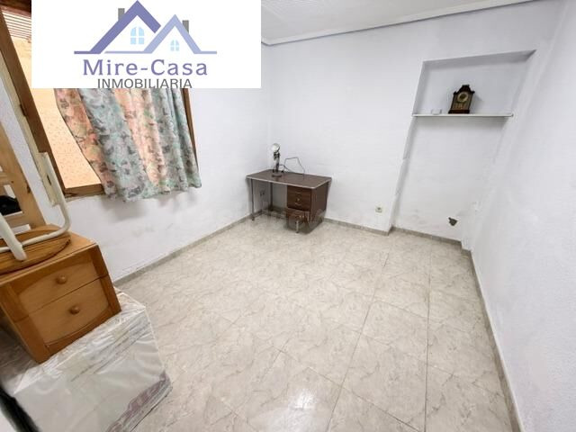 SE ALQUILA LOCAL COMERCIAL, NEGOCIO ANTERIOR TIENDA BISUTERÍ - foto 4