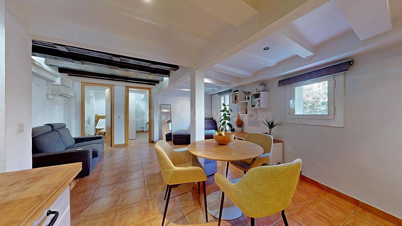 REFORMADO CON ENCANTO EN RAMBLA DEL POBLENOU – 6ª PLANTA SIN ASCENSOR
