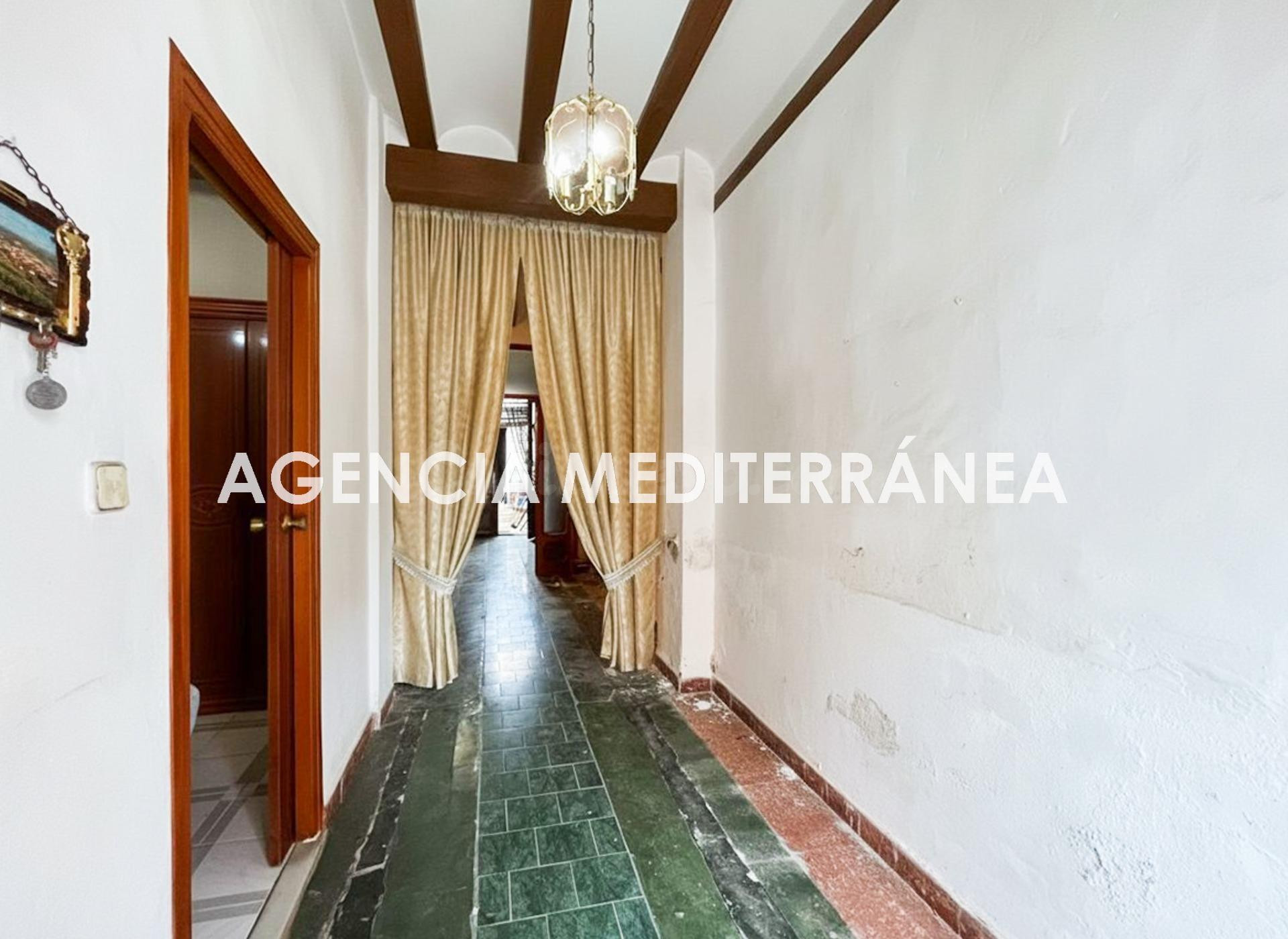CASA DE DOS PLANTAS A LA VENTA EN ALCÀSSER