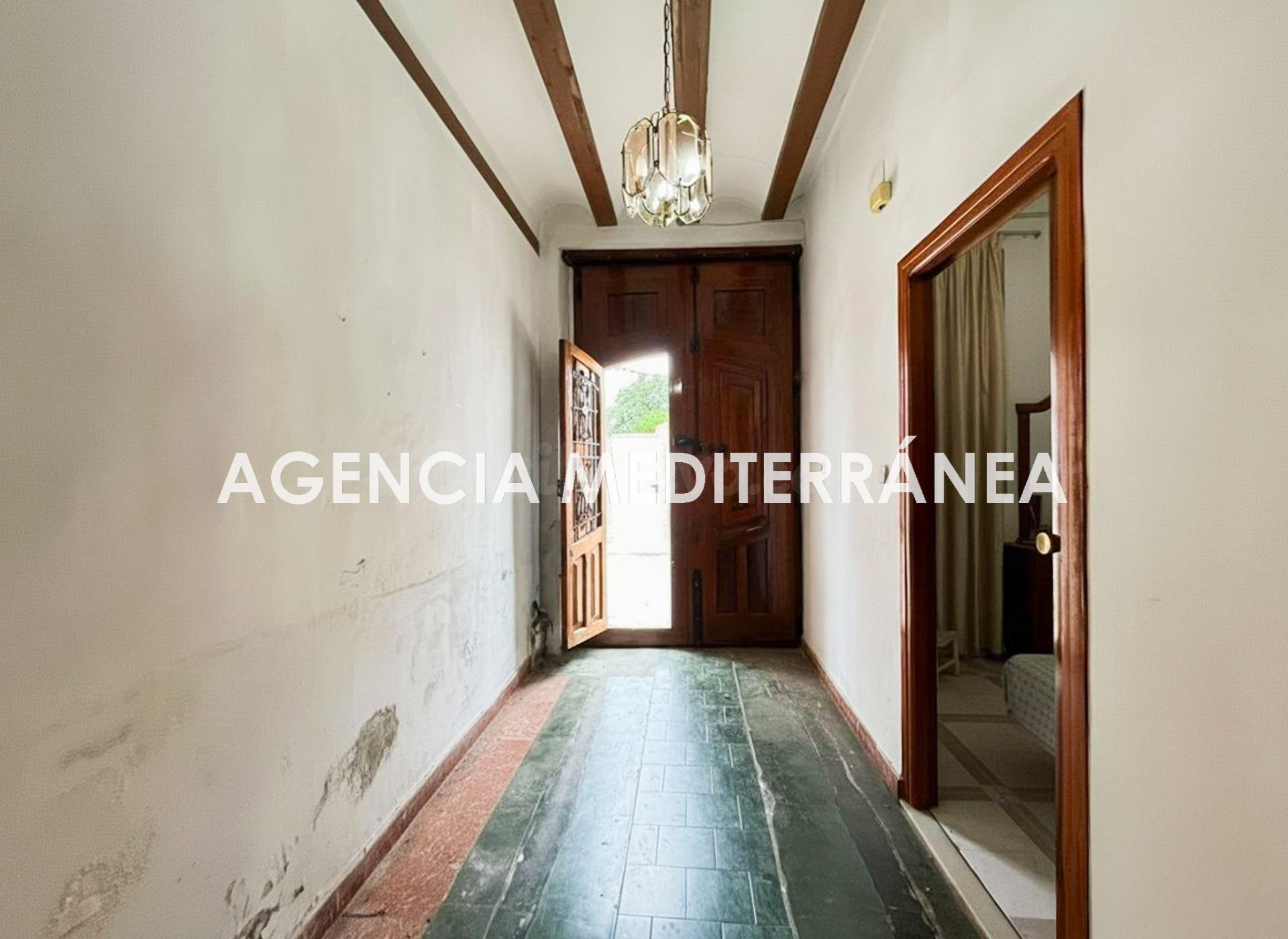 CASA DE DOS PLANTAS A LA VENTA EN ALCÀSSER - foto 2