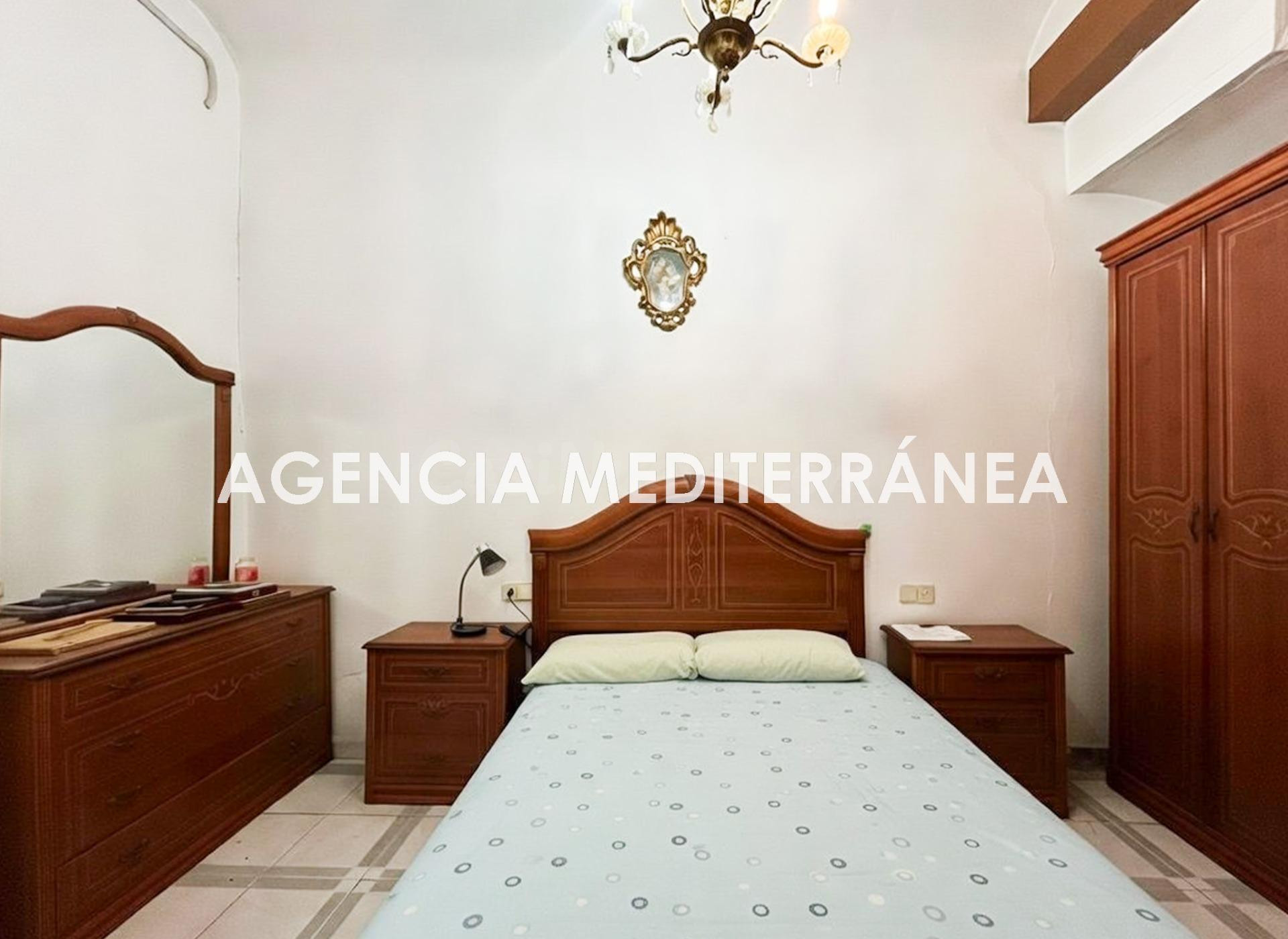 CASA DE DOS PLANTAS A LA VENTA EN ALCÀSSER - foto 3