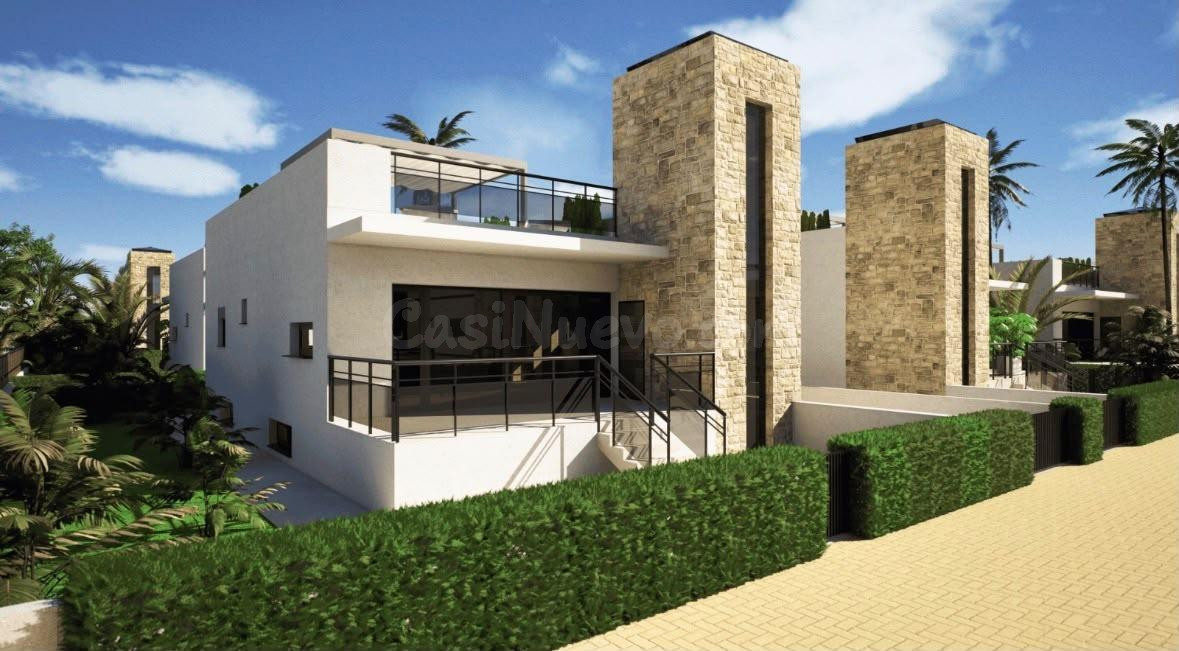 Villa en Mazarrón . Tres dormitorios, solárium, semisótano y piscina comunitaria