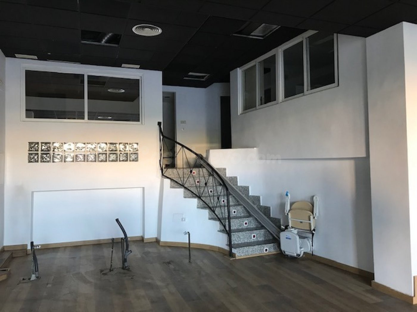 VENTA DE LOCAL COMERCIAL EN VISTALEGRE, FRENTE COLEGIO MARIS - foto 3