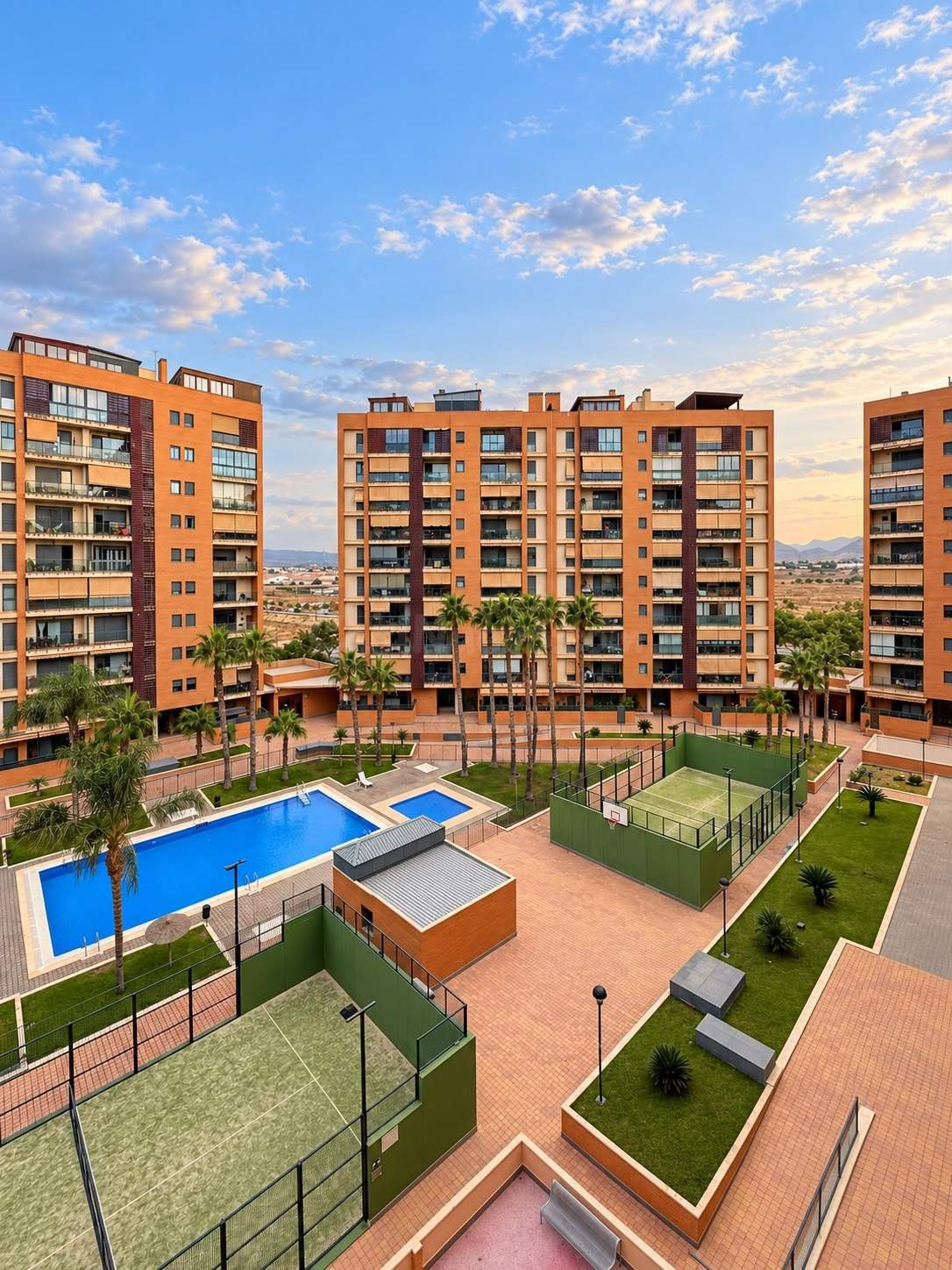 Amplio y moderno piso en Alicante, zona Paus con piscina y parking